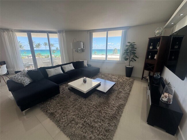 Building Photo - 5161 Collins Ave