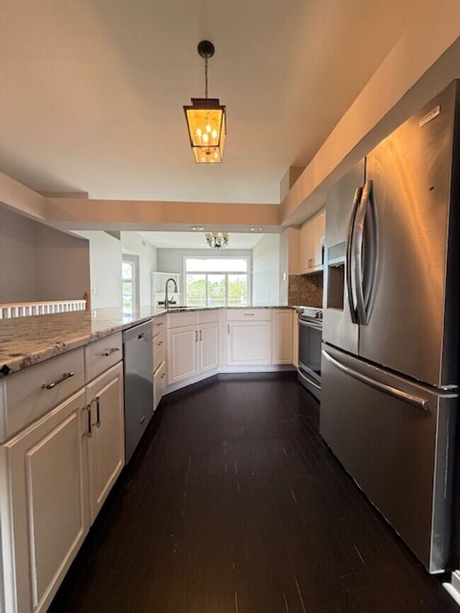 Building Photo - Triple Crown 2 bed 2 1/2 bath