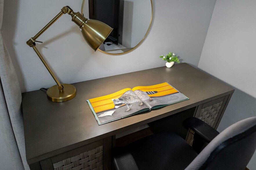 Building Photo - 4989 Randlett Dr