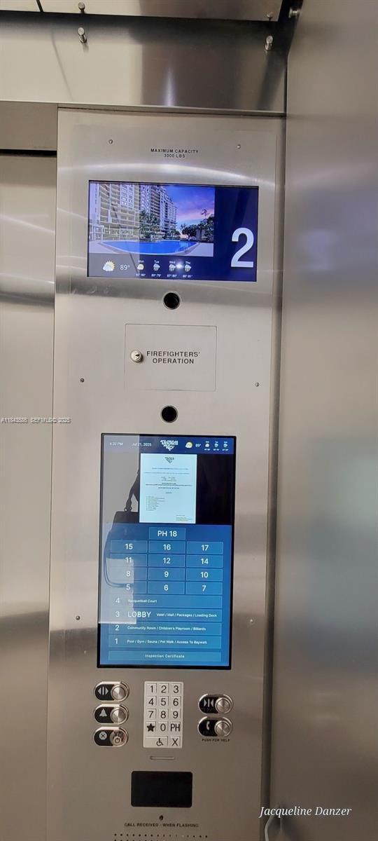 Building Photo - 540 Brickell Key Dr