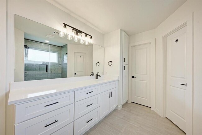 Building Photo - 4910 Wing Rd