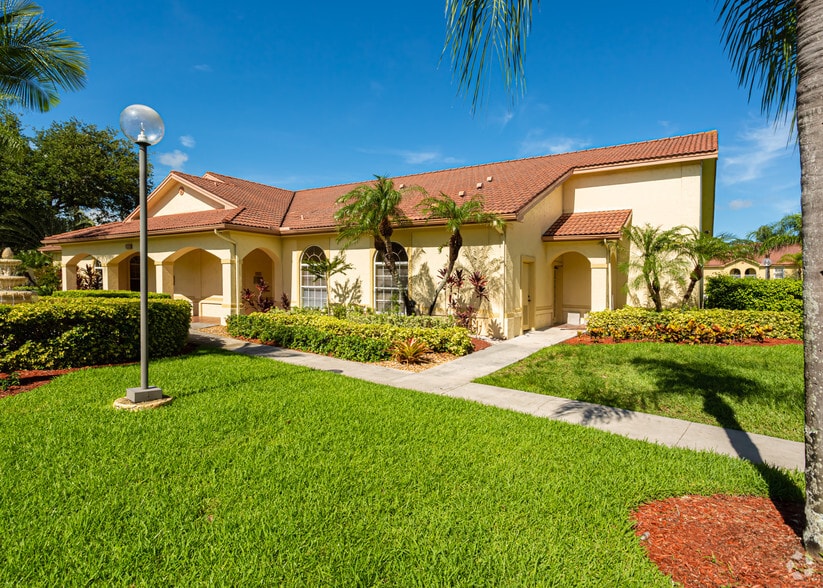 Primary Photo - Pepper Cove Apartments