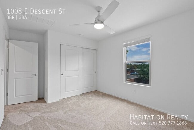 Building Photo - 1008 E Descent St