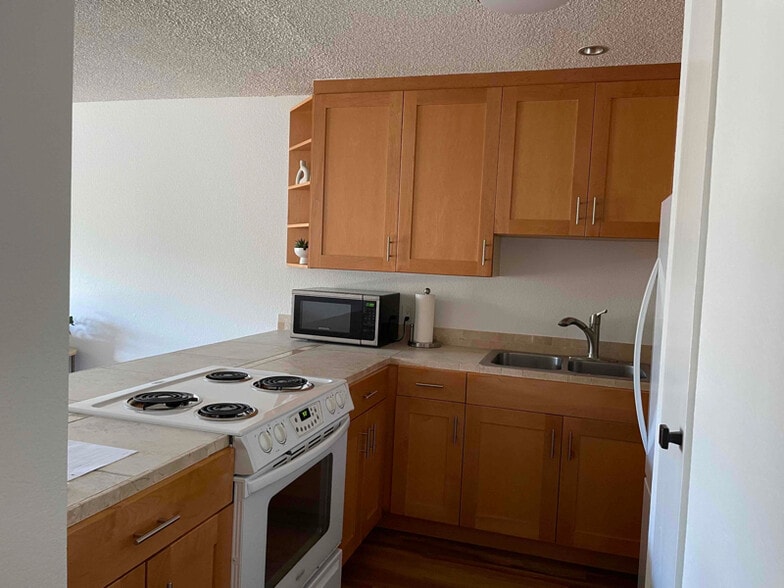 Building Photo - 75-5669-5669 Kuakini Hwy