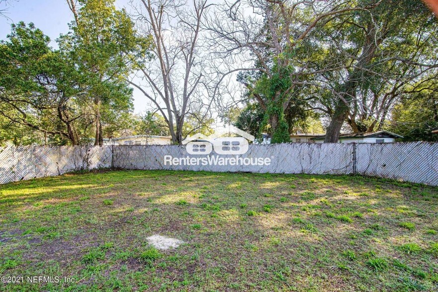 Building Photo - 4611 Marlboro Cir E
