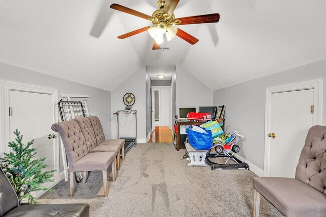 Building Photo - 3120 Pin Oaks Cir NE
