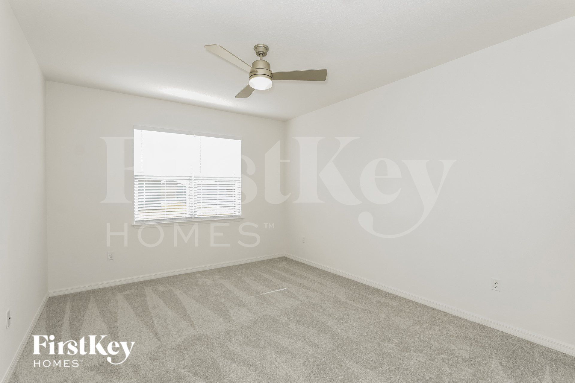 Building Photo - 531 Crown Rose Dr