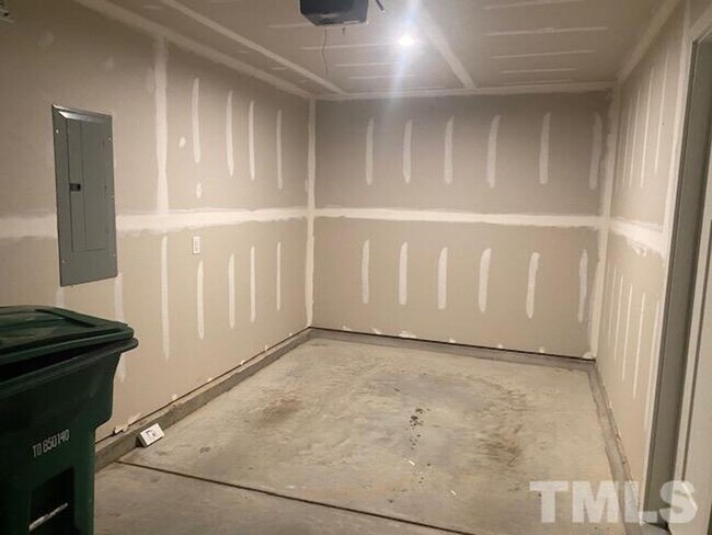 Building Photo - 511 Autumn Cure Ct