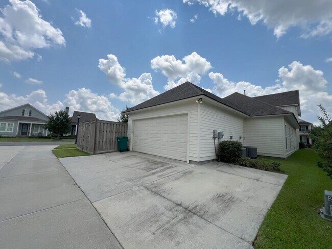 Building Photo - Beautiful 4-Bedroom Home in The Magnificen...