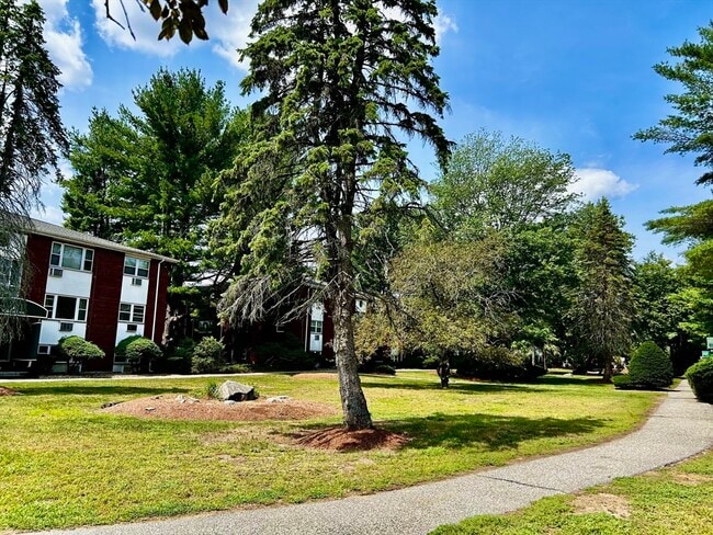 Building Photo - B2 Colonial Dr