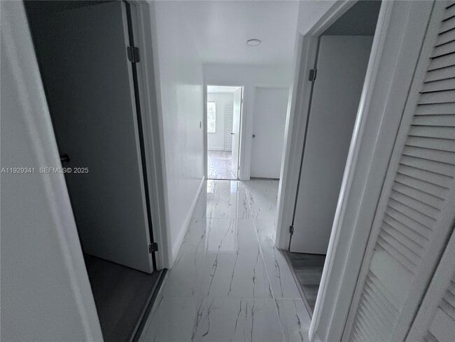 Building Photo - 15720 NW 44th Ct