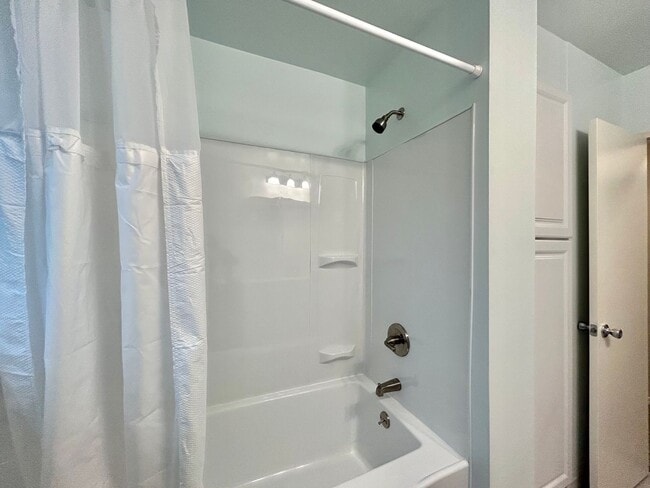 Building Photo - Freshly Updated 3-Bedroom Home with Spacious Backyard and Garage