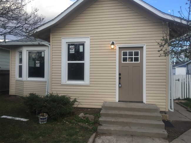 Primary Photo - 324 2nd St
