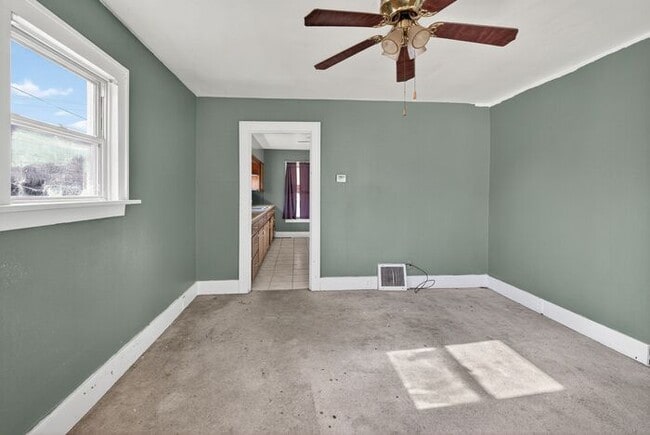 Building Photo - 3001 Myrtle Ave