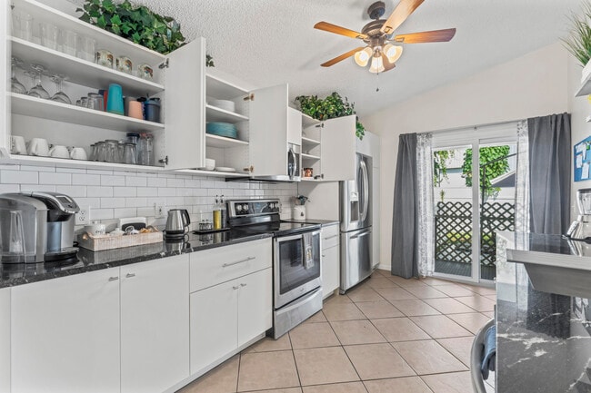 Building Photo - 8745 Sol Terrace