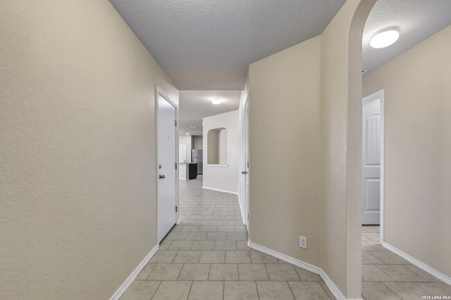 Building Photo - 8810 Double Oak