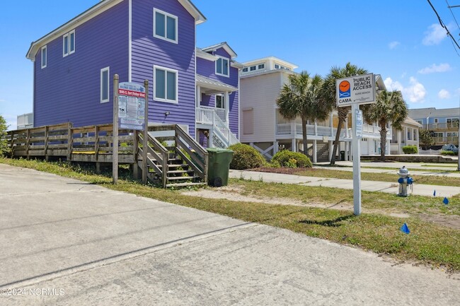 Building Photo - 1038 Fort Fisher Blvd N