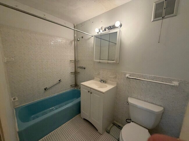 Building Photo - 200 Governors Dr