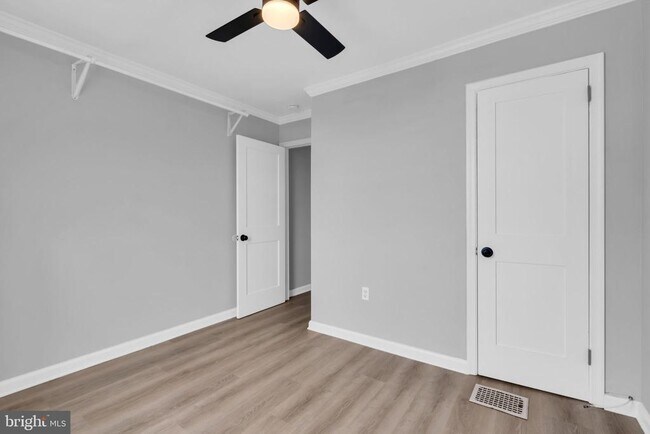 Building Photo - 916 Jersey Ave