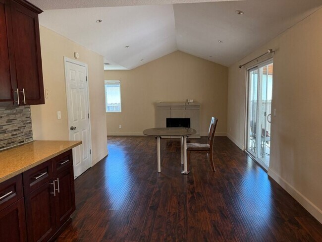 Building Photo - Unique 5 Bedroom 2 Story w/ Solar Suisun *...