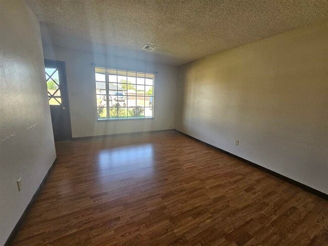 Building Photo - 1611 NW Black Mesa Dr