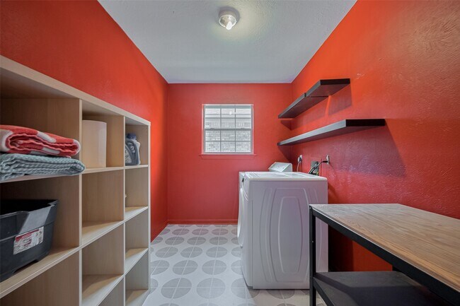 Building Photo - 3102 Colonel Ct Dr