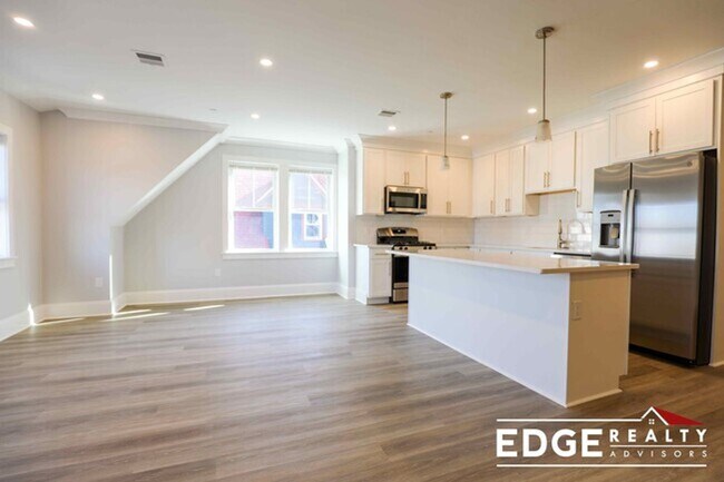 Building Photo - Allston 4 Bed Townhouse – 3 Bath – W/D in Unit – Parking – No Fee – 9/1