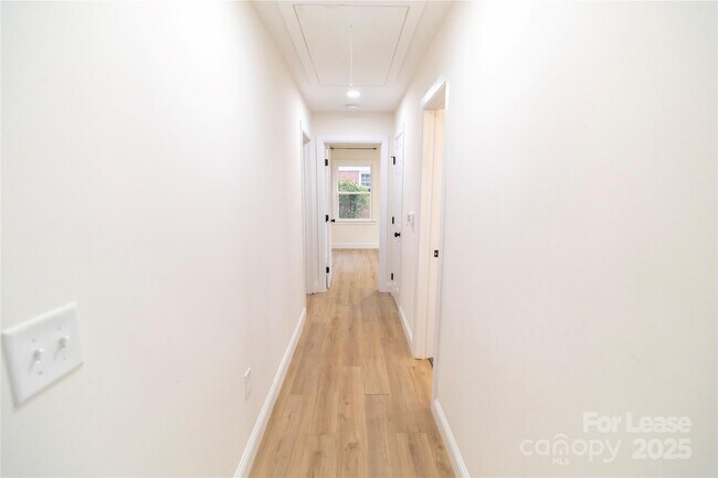 Building Photo - 3501 Eastway Dr