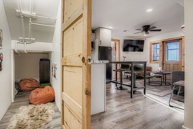 Building Photo - 13203 S Wamblee Valley Rd