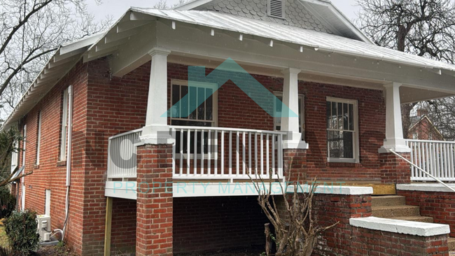 Building Photo - UNDER RENOVATION: Charming 3-Beds and 1.5-...