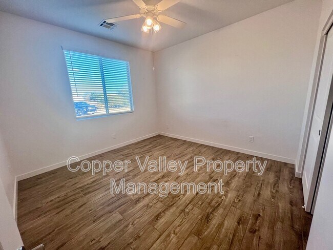 Building Photo - 13865 E Peak View Rd