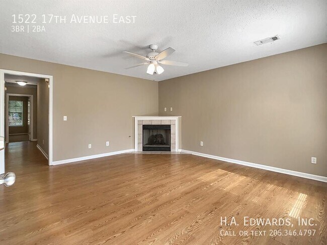 Building Photo - 1522 17th Ave E