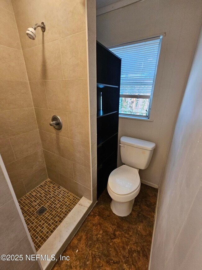 Building Photo - 2514 Algonquin Ave