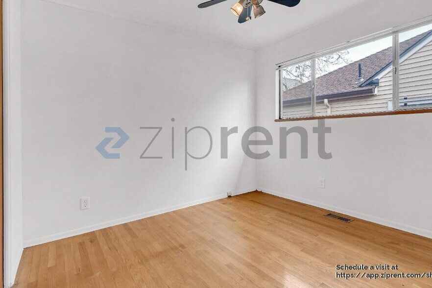 Building Photo - 6117 NE Clackamas St