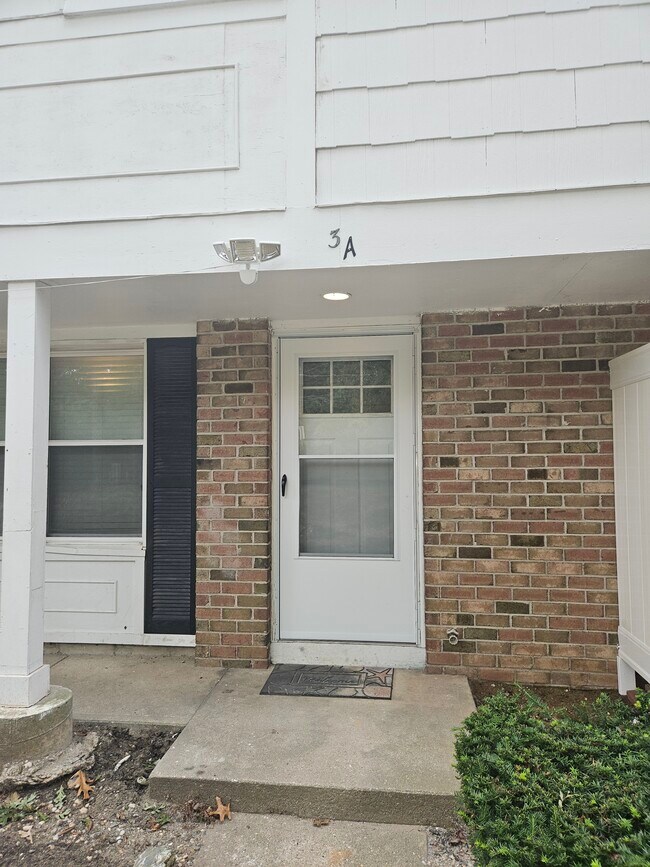 Building Photo - 3 Ethan Allen Ct