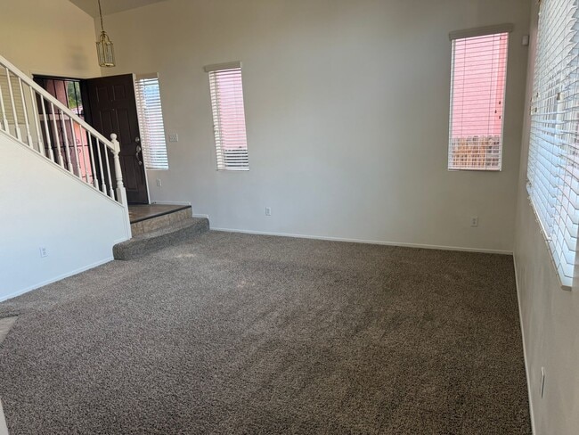 Building Photo - Brentwood Community- Centrally Located- 3 ...