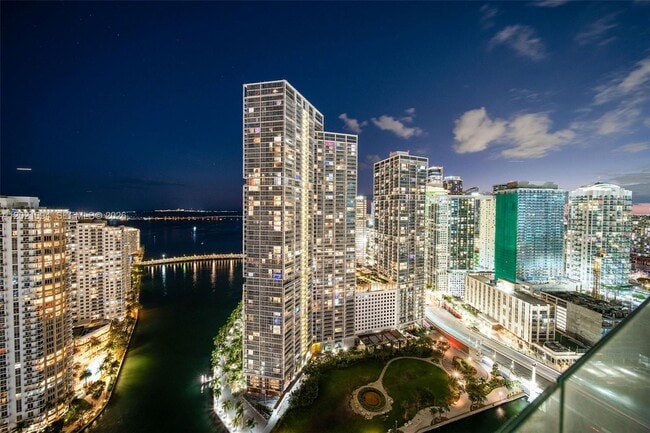 Building Photo - 300 Biscayne Blvd Way