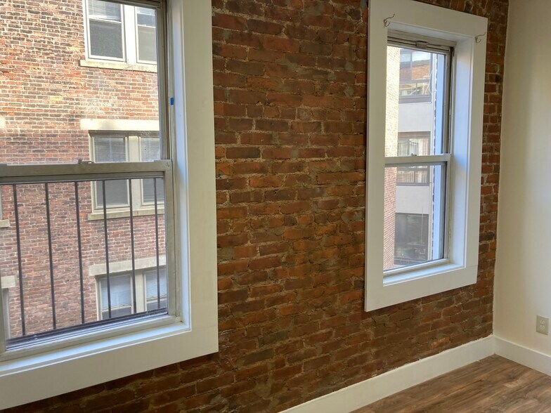 Building Photo - 45 Hemenway St