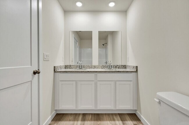 Building Photo - 627 Fox Den Cir