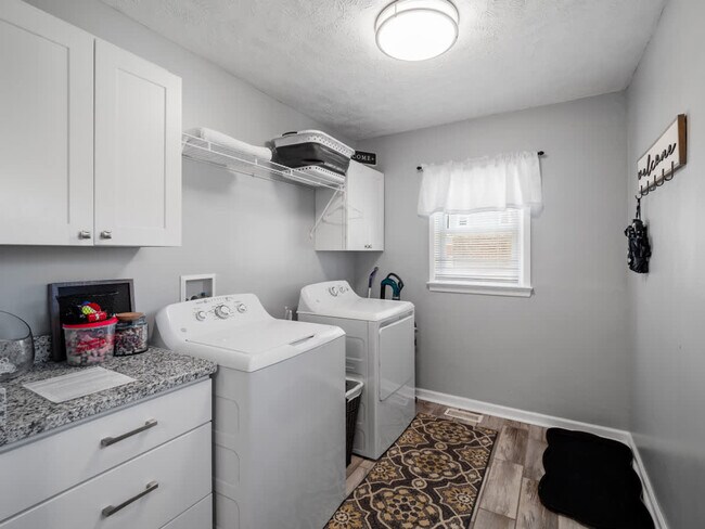 Building Photo - 3222 West Blvd