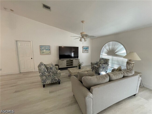 Building Photo - 12196 Matlacha Blvd