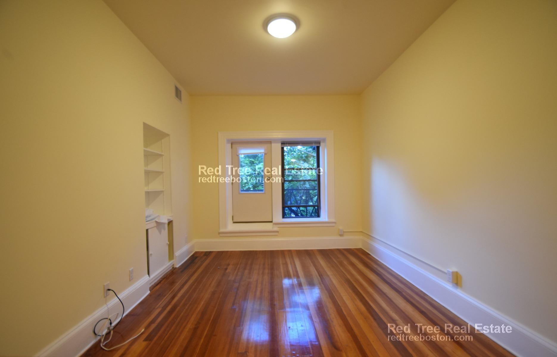 Building Photo - 1463 Beacon St