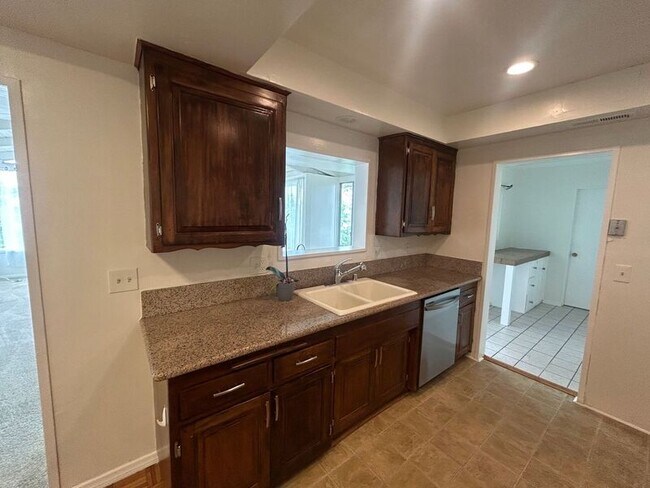 Building Photo - 279 Starlight Crest Dr
