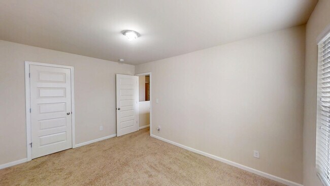 Building Photo - 380 Stablebridge Dr
