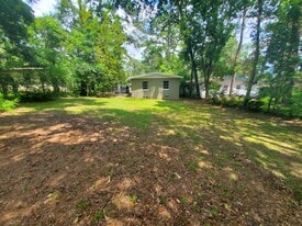Building Photo - 2064 Holmes St