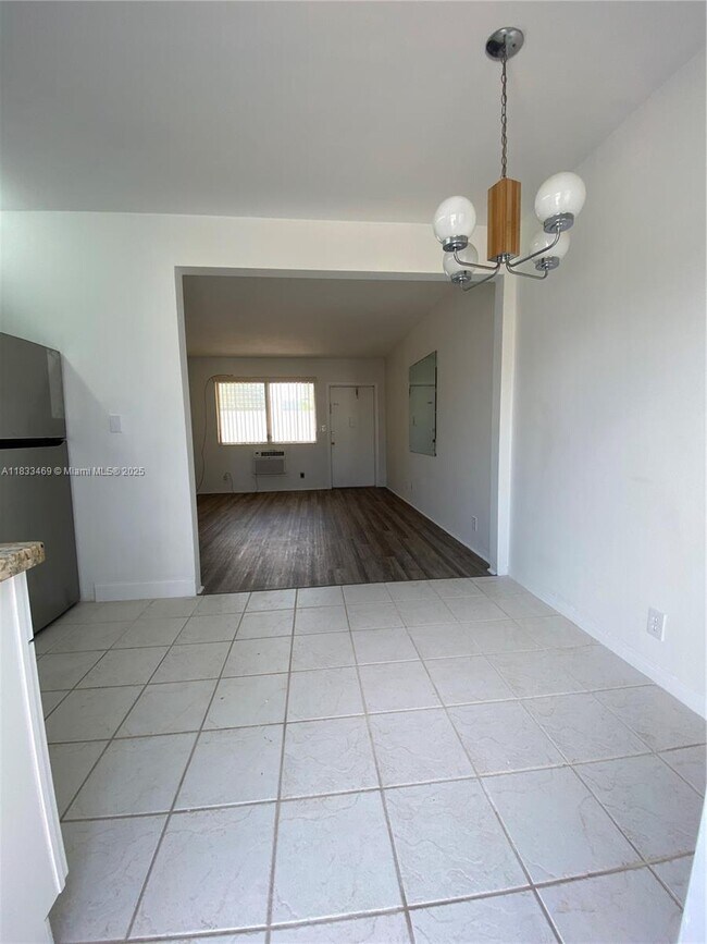 Building Photo - 3533 Tyler St