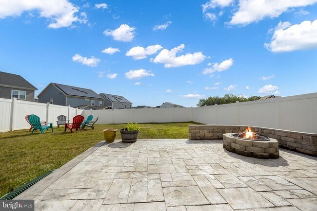 Building Photo - 309 Boxelder Dr