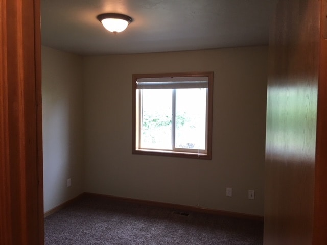 Building Photo - **$300.00 Off 1st Month Rent**3  Bed/2 Bat...