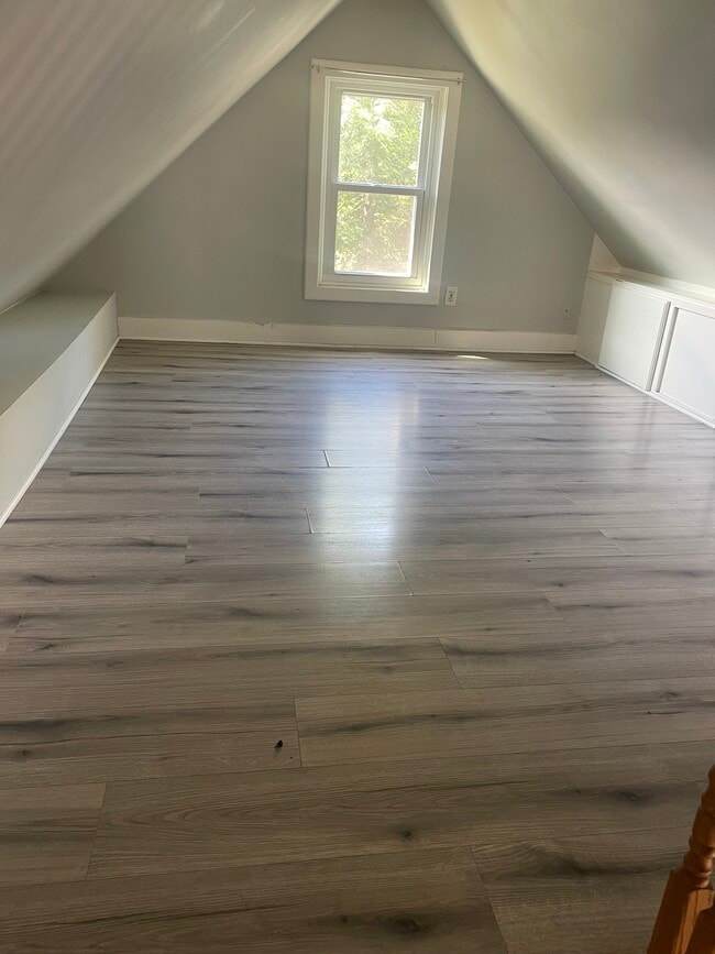 Building Photo - 1015 N Main St