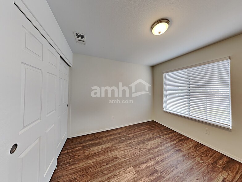 Building Photo - 8523 W Acapulco Ln